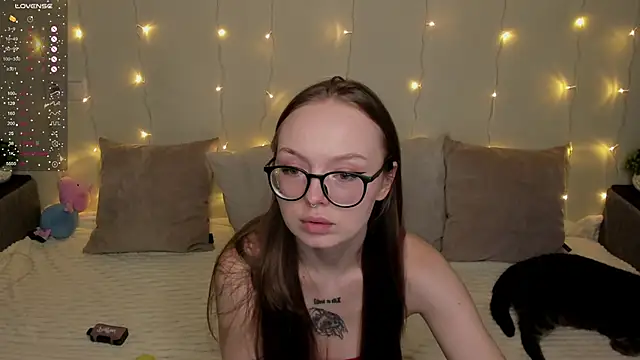 Snapshot of Ivy_toxic0 chatting on February 28, 6:31 pm Ivy toxic0 online show from February 28, 6:31 pm