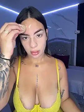 Lisabrown 23 online show from April 11, 12:15 am