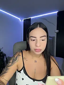 Lisabrown 23 online show from April 20, 11:39 pm