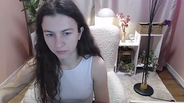 MistyBree online show from April 11, 8:07 am