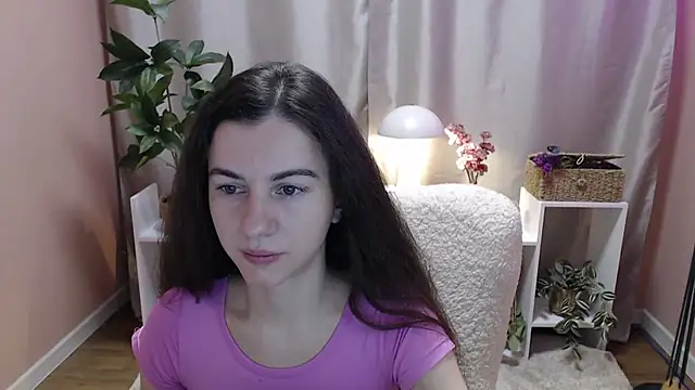 MistyBree online show from April 13, 8:09 am