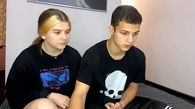 Snapshot of mirel_couple chatting on March 1, 10:12 pm mirel couple online show from March 1, 10:12 pm