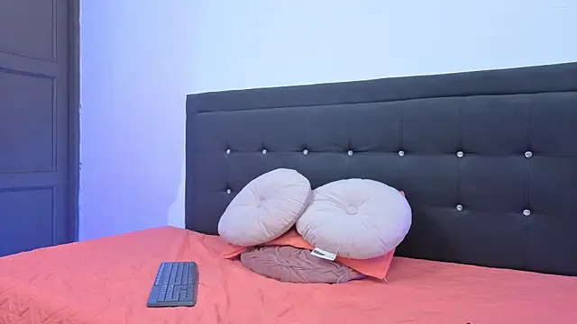 cute sofiii online show from April 30, 1:17 pm