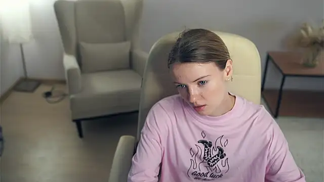 Snapshot of RivkaWarfel chatting on March 2, 9:16 am RivkaWarfel online show from March 2, 9:16 am