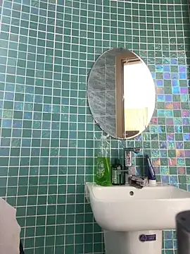 Snapshot of Swee-x1 chatting on March 2, 6:14 am Swee-x1 online show from March 2, 6:14 am