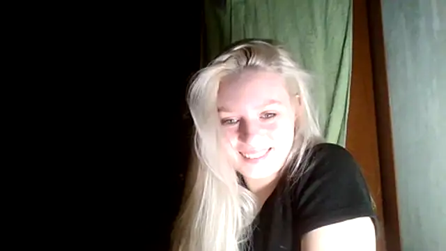 Glowing Jessica online show from March 2, 5:20 pm