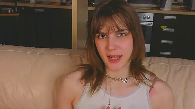 Snapshot of CloverRyan chatting on March 2, 5:08 am CloverRyan online show from March 2, 5:08 am