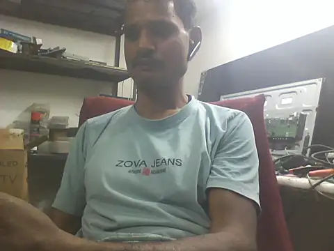 Snapshot of raja_418142 chatting on March 1, 1:13 pm raja 418142 online show from March 1, 1:13 pm