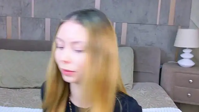 Snapshot of Tessa_Cross chatting on March 4, 5:46 am Tessa Cross online show from March 4, 5:46 am