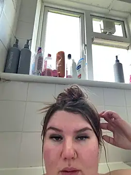 BeeMay22 online show from March 14, 3:50 pm