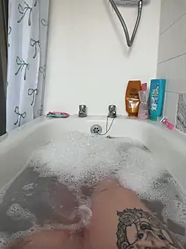 BeeMay22 online show from March 23, 1:26 pm