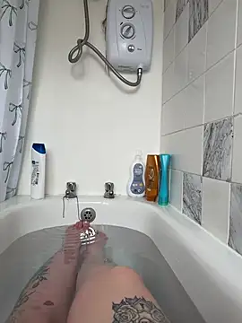 BeeMay22 online show from April 4, 12:35 pm