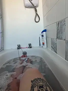 BeeMay22 online show from April 7, 9:21 am