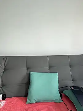 Bella Smithe online show from April 23, 1:24 pm