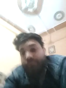 Snapshot of areee214 chatting on March 4, 7:03 am areee214 online show from March 4, 7:03 am