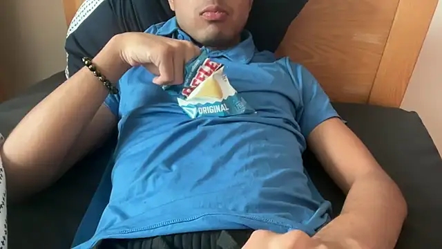 Snapshot of nickabraham chatting on March 4, 4:13 pm nickabraham online show from March 4, 4:13 pm