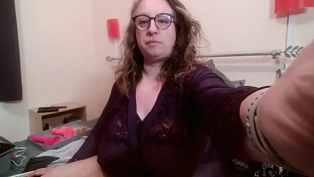 Snapshot of Vintzdine chatting on March 2, 12:01 pm Vintzdine online show from March 2, 12:01 pm