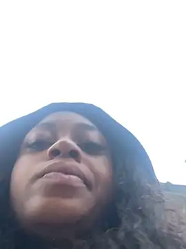 LiaTrainor online show from April 8, 11:10 am