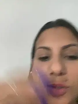 kifanyy online show from April 19, 11:07 pm