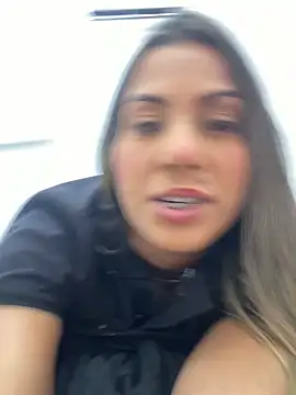 kifanyy online show from April 24, 6:43 pm