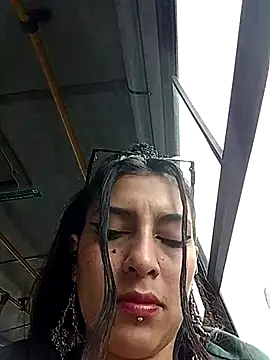 jaade doll online show from April 7, 1:00 pm