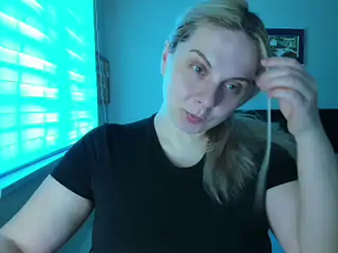 callme iva online show from March 14, 8:25 pm