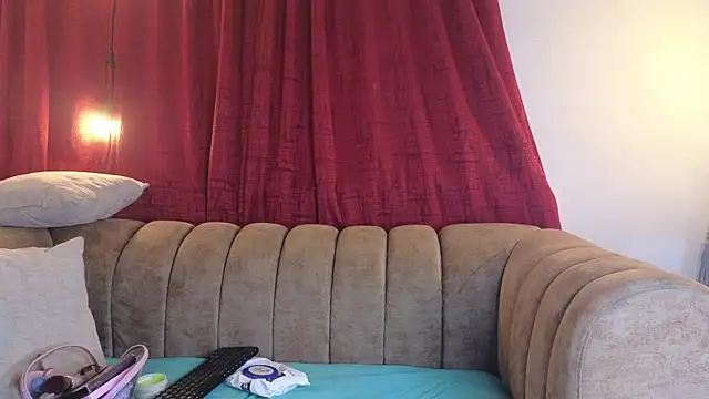 ahnaysexx online show from April 8, 9:48 pm