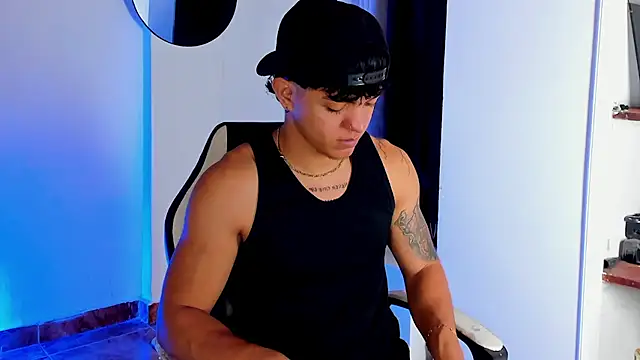 Noah brown 2 online show from April 17, 3:53 am