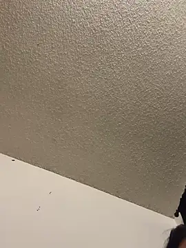 Snapshot of mloverxx chatting on March 4, 8:42 am mloverxx online show from March 4, 8:42 am