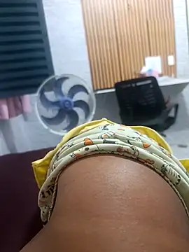 moreninhha online show from March 11, 12:05 am