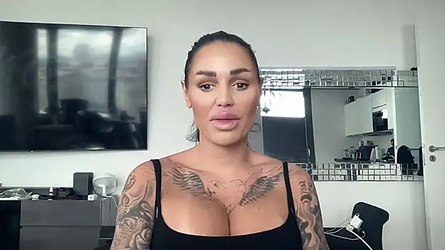 AMBER HARD online show from March 14, 1:16 pm