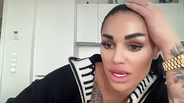 AMBER HARD online show from March 24, 4:56 pm