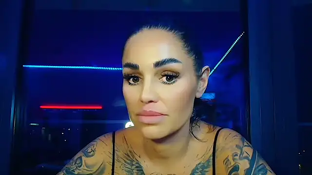 AMBER HARD online show from April 19, 8:55 pm