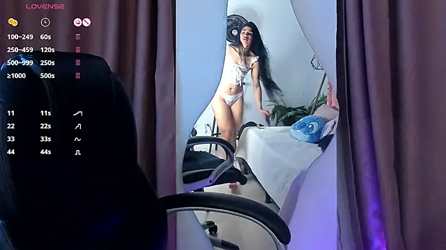 Snapshot of mia__star1 chatting on May 23, 1:37 pm mia star1 online show from May 23, 1:37 pm