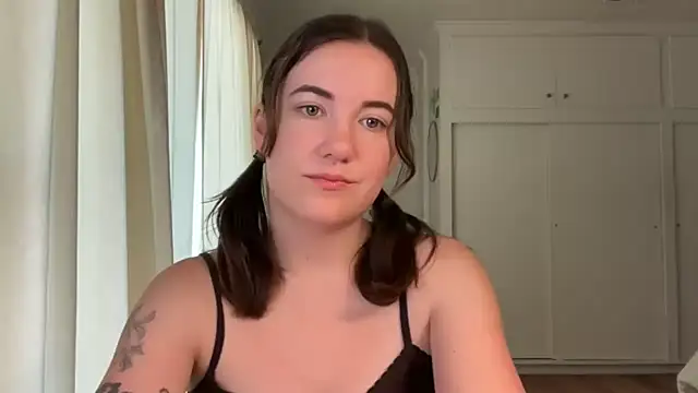 summerxo online show from June 1, 5:36 pm