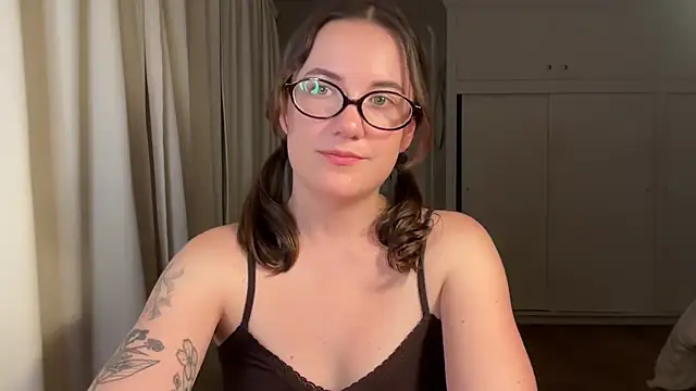 summerxo online show from June 2, 5:42 am