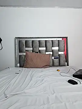 Onyx black1934 online show from March 5, 7:10 pm