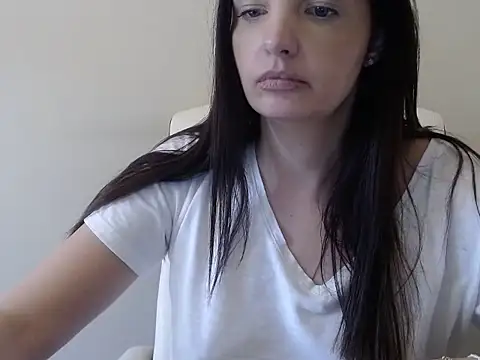 yonapretty online show from March 6, 11:06 am