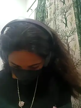 Itz ishu online show from April 12, 3:39 pm