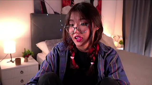 NelleMihalko online show from April 3, 11:08 am