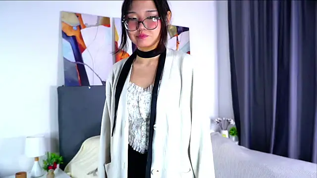 NelleMihalko online show from April 5, 11:51 am