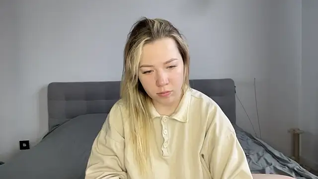 alyrasun online show from March 24, 6:07 am