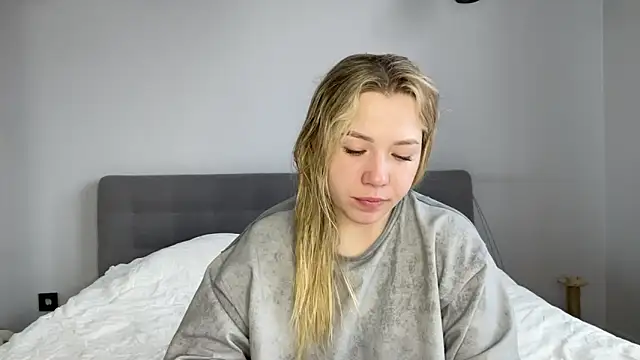 alyrasun online show from April 25, 7:33 am