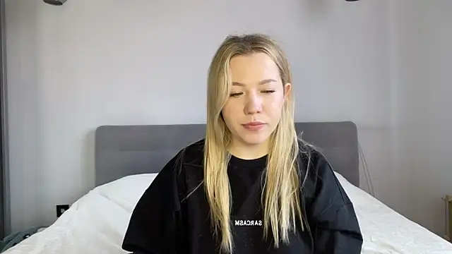 alyrasun online show from April 27, 7:06 am