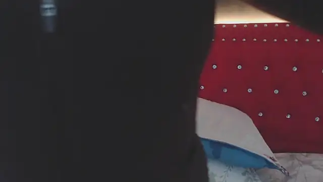 danielawidx online show from April 7, 8:20 pm