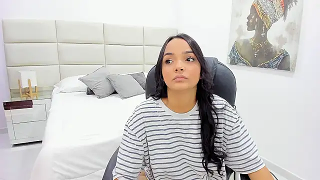 Chloelarsons online show from March 26, 8:03 pm