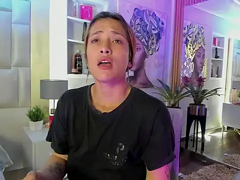 ZoeTaylorl online show from April 9, 1:05 pm