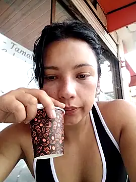 Marianaxc online show from April 13, 2:33 pm