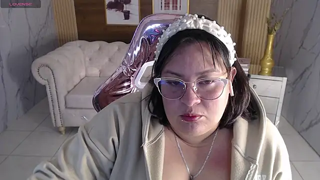 Astrid1 s online show from April 10, 3:23 am