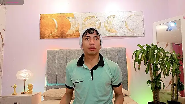 Luchoplayboy online show from March 17, 12:08 pm